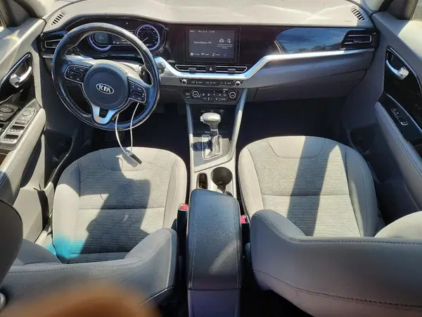 KNDCB3LC3M5470997 2021 KIA NIRO - Image 8