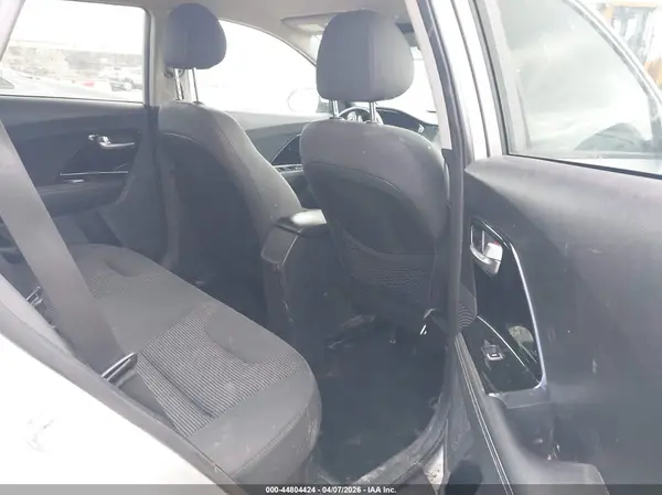 KNDCB3LC3M5471227 2021 KIA NIRO - Image 8