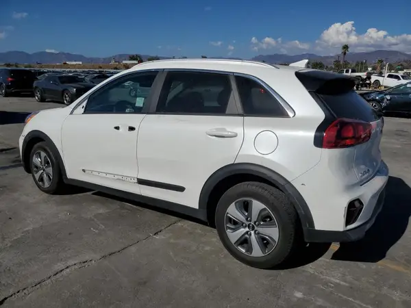 KNDCB3LC3M5471809 2021 KIA NIRO - Image 2