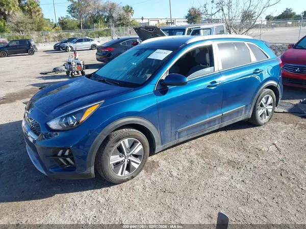 KNDCB3LC3M5475732 2021 KIA NIRO - Image 2