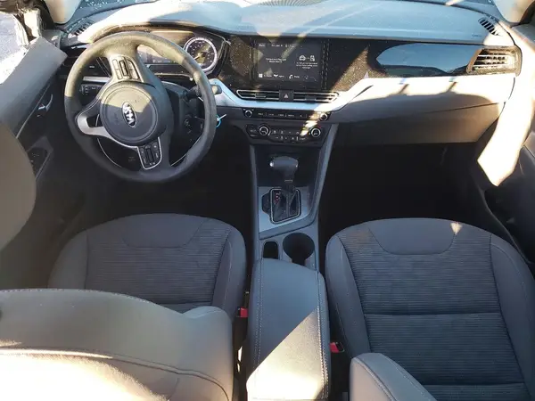 KNDCB3LC3M5487363 2021 KIA NIRO - Image 8