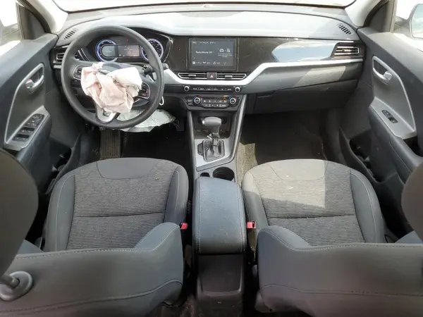 KNDCB3LC3M5487976 2021 KIA NIRO - Image 8