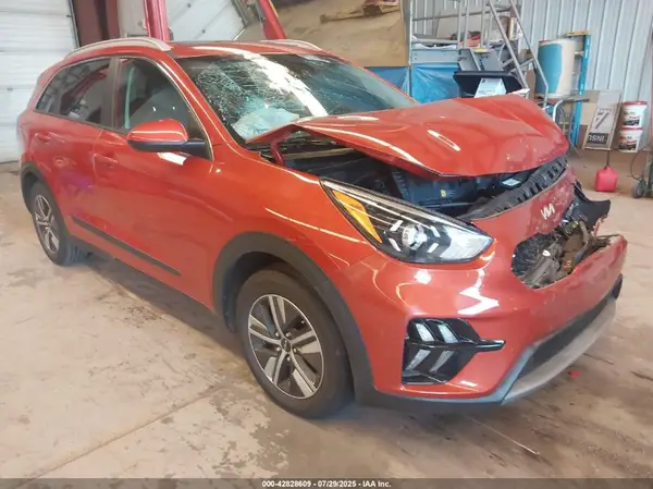 KNDCB3LC3N5504440 2022 KIA NIRO - Image 1