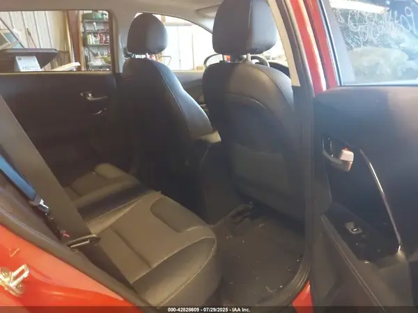 KNDCB3LC3N5504440 2022 KIA NIRO - Image 8