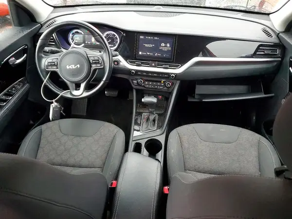 KNDCB3LC3N5509332 2022 KIA NIRO - Image 8