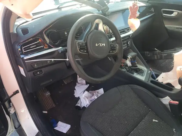 KNDCB3LC3N5510545 2022 KIA NIRO - Image 8