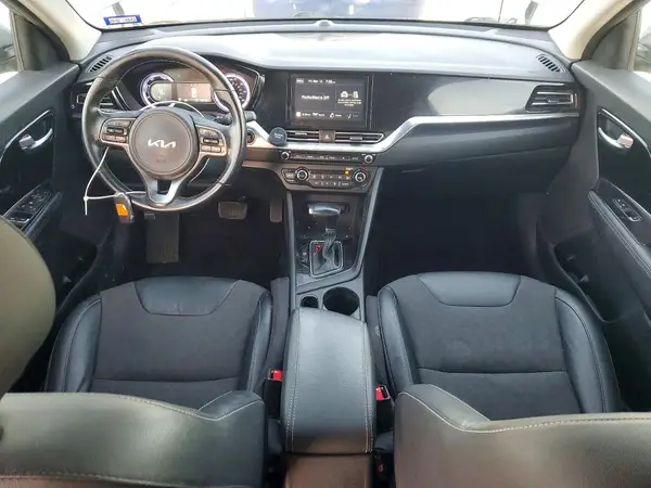 KNDCB3LC3N5512196 2022 KIA NIRO - Image 8