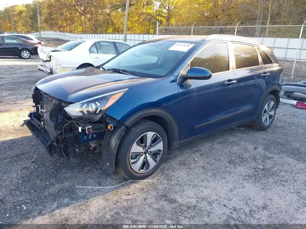 KNDCB3LC3N5513770 2022 KIA NIRO - Image 2