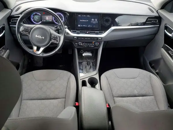 KNDCB3LC3N5523537 2022 KIA NIRO - Image 8