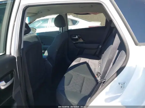 KNDCB3LC3N5524218 2022 KIA NIRO - Image 8