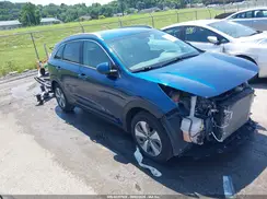 KNDCB3LC3N5538698 2022 KIA NIRO