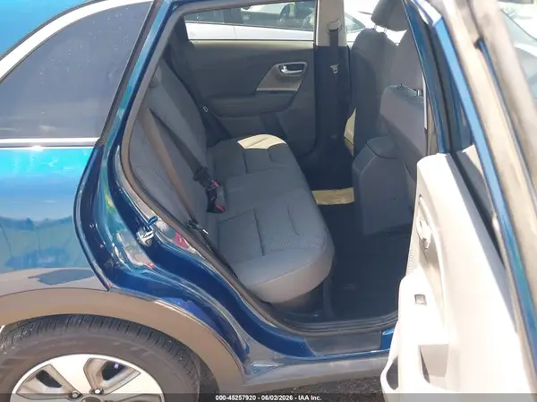 KNDCB3LC3N5538698 2022 KIA NIRO - Image 8