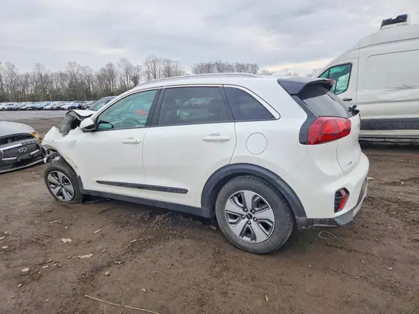 KNDCB3LC3N5539737 2022 KIA NIRO - Image 2