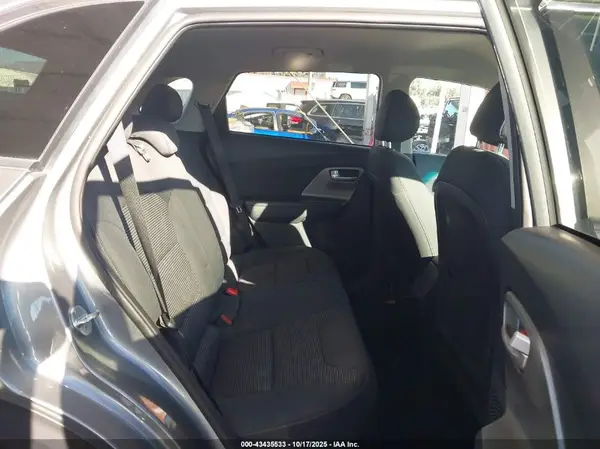 KNDCB3LC3N5541455 2022 KIA NIRO - Image 8