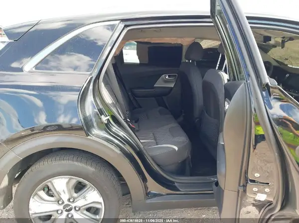 KNDCB3LC3N5542234 2022 KIA NIRO - Image 8