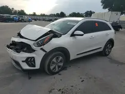 KNDCB3LC3N5546977 2022 KIA NIRO