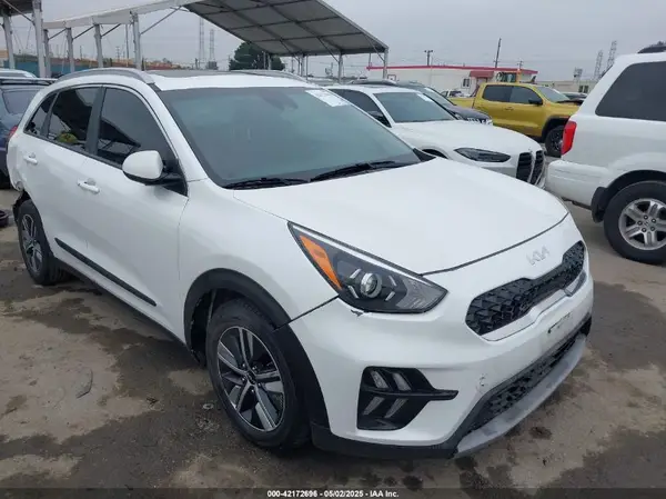 KNDCB3LC3N5547028 2022 KIA NIRO - Image 1