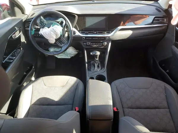 KNDCB3LC3N5548597 2022 KIA NIRO - Image 8