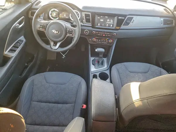 KNDCB3LC4H5036514 2017 KIA NIRO - Image 8