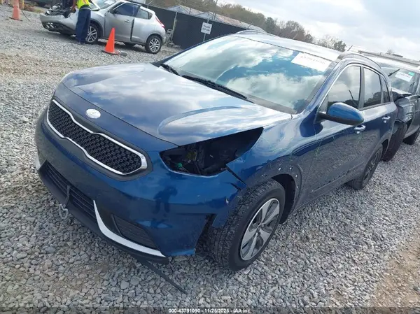 KNDCB3LC4H5039199 2017 KIA NIRO - Image 2