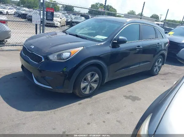 KNDCB3LC4H5039851 2017 KIA NIRO - Image 2