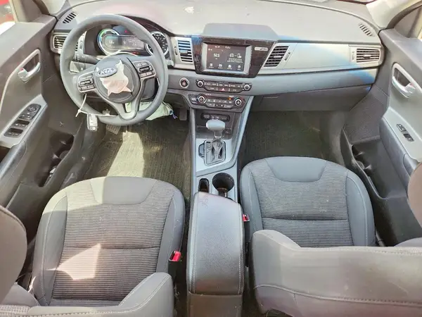 KNDCB3LC4H5047545 2017 KIA NIRO - Image 8