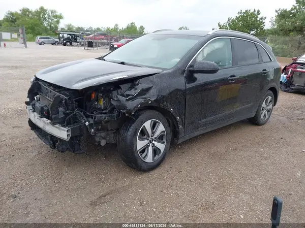 KNDCB3LC4H5048842 2017 KIA NIRO - Image 2