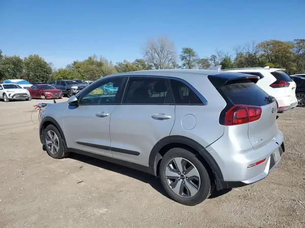 KNDCB3LC4H5049702 2017 KIA NIRO - Image 2