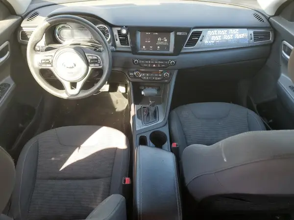 KNDCB3LC4H5049702 2017 KIA NIRO - Image 8