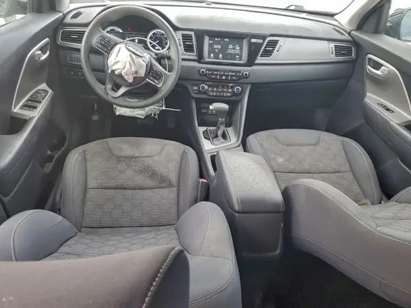 KNDCB3LC4H5049845 2017 KIA NIRO - Image 8