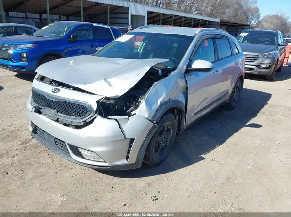 KNDCB3LC4H5063504 2017 KIA NIRO - Image 2