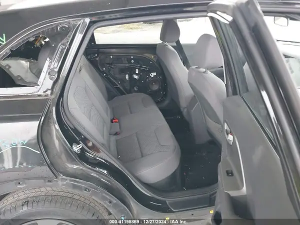 KNDCB3LC4H5072638 2017 KIA NIRO - Image 8