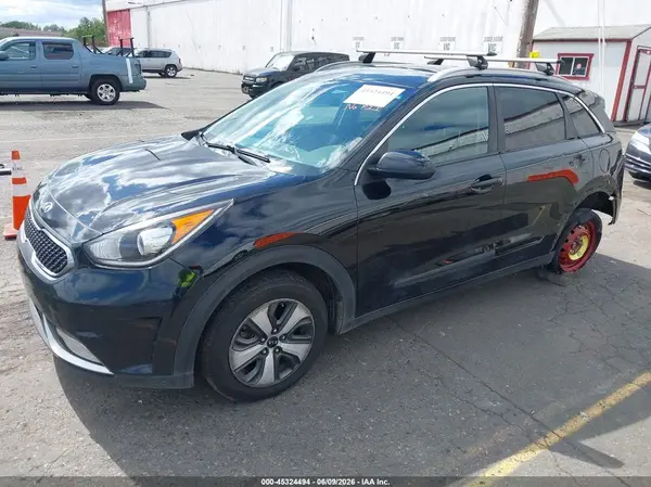 KNDCB3LC4H5084448 2017 KIA NIRO - Image 2