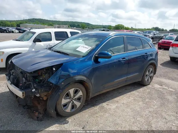 KNDCB3LC4H5090010 2017 KIA NIRO - Image 2