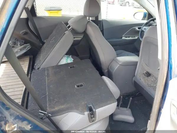 KNDCB3LC4H5090010 2017 KIA NIRO - Image 8