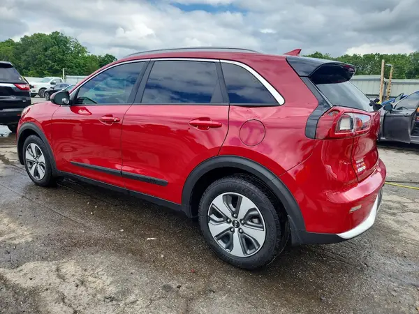 KNDCB3LC4H5100776 2017 KIA NIRO - Image 2