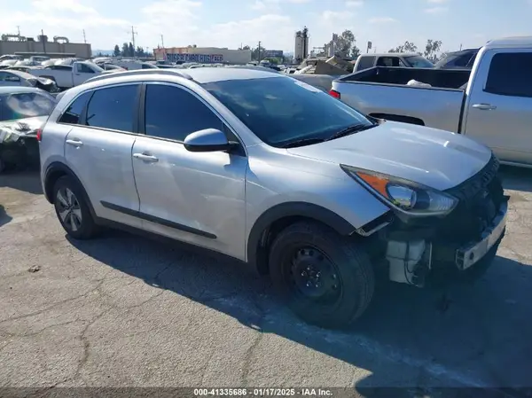 KNDCB3LC4H5101782 2017 KIA NIRO - Image 1