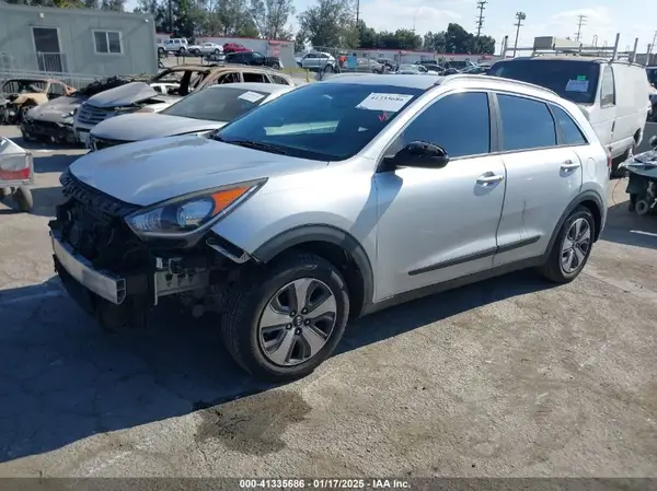 KNDCB3LC4H5101782 2017 KIA NIRO - Image 2