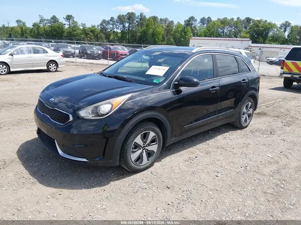 KNDCB3LC4J5109869 2018 KIA NIRO - Image 2