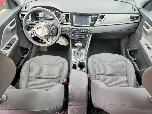 KNDCB3LC4J5123304 2018 KIA NIRO - Image 8