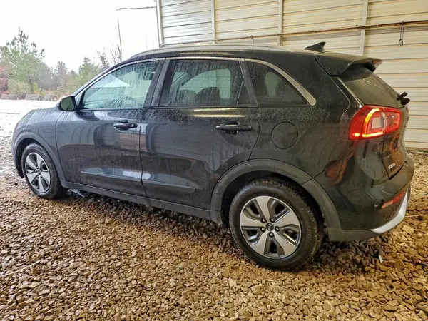 KNDCB3LC4J5127675 2018 KIA NIRO - Image 2