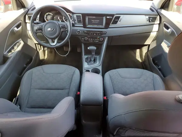KNDCB3LC4J5138868 2018 KIA NIRO - Image 8