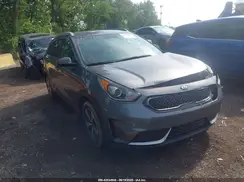 KNDCB3LC4J5138885 2018 KIA NIRO