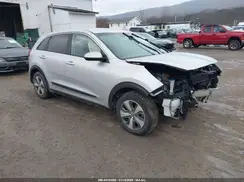 KNDCB3LC4J5148056 2018 KIA NIRO