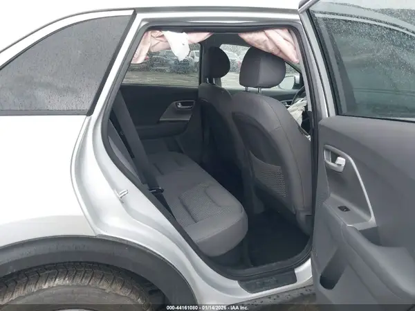 KNDCB3LC4J5148056 2018 KIA NIRO - Image 8