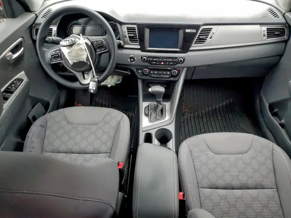 KNDCB3LC4J5157517 2018 KIA NIRO - Image 8