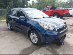KNDCB3LC4J5158070 2018 KIA NIRO