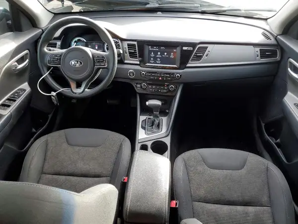 KNDCB3LC4J5158702 2018 KIA NIRO - Image 8