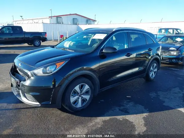 KNDCB3LC4J5160871 2018 KIA NIRO - Image 2