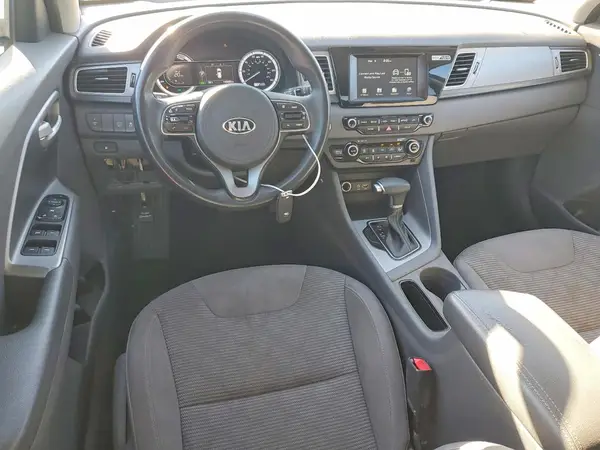 KNDCB3LC4J5161017 2018 KIA NIRO - Image 8